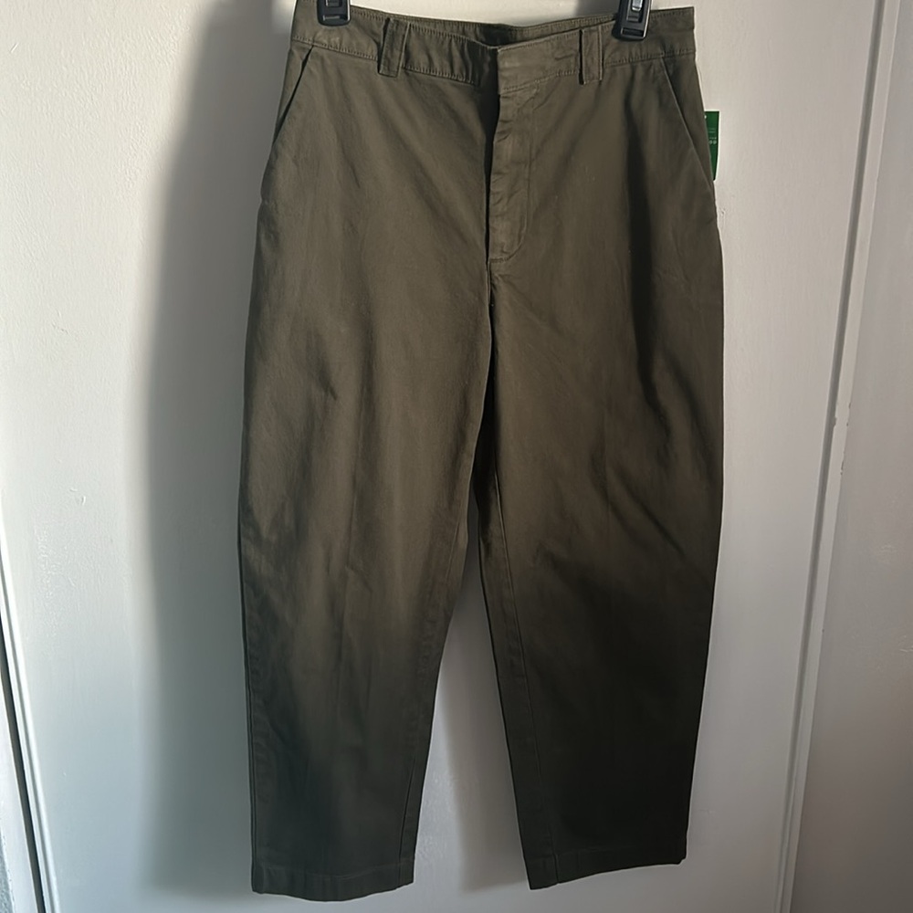 New GAP for Good Stretch Twill Girlfriend Khakis with Washwell in Army Green